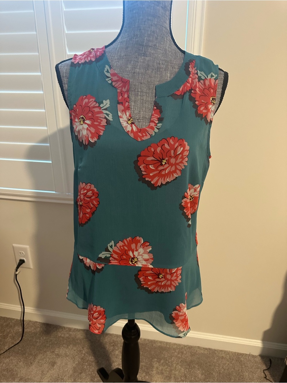 CAbi Women's Teal Floral Sleeveless Keyhole Top